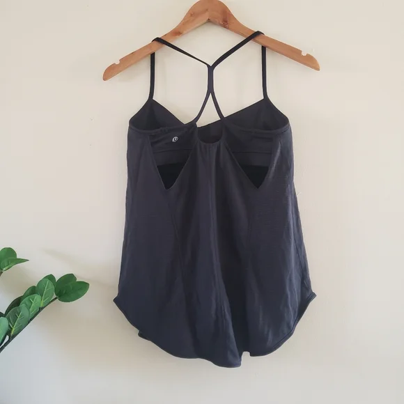 Lululemon Tank With Built In Bra - Racerback Size 8 - Picture 6 of 11